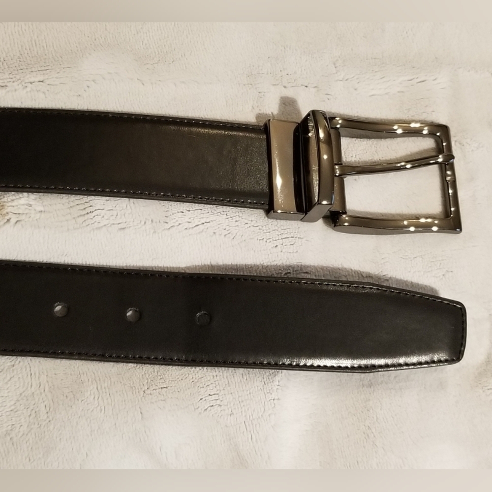 Perry Ellis reversible belt, black/brown, Size 40.